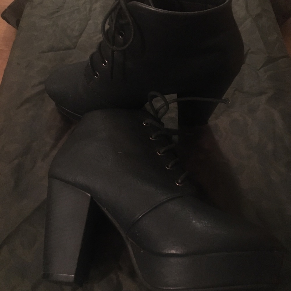 Cute booties size 9